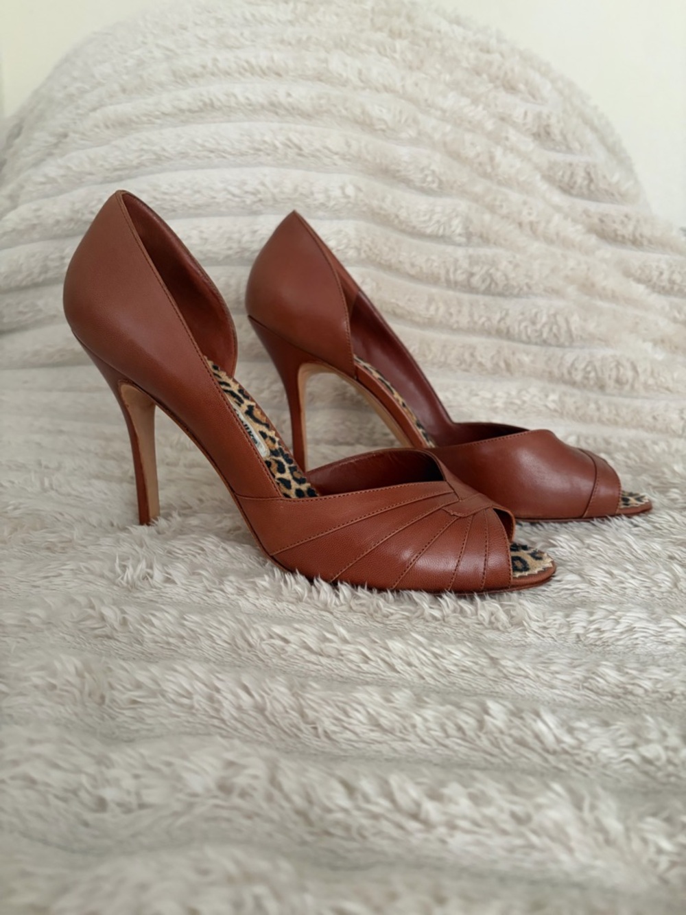 Manolo Blahnik Brown Leather Peep-Toe Heels with Leopard Lining - Picture 5 of 5